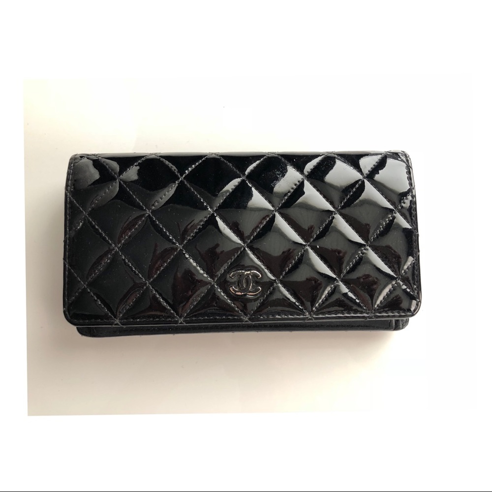 Chanel l-yen wallet